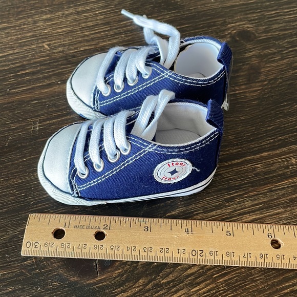 * 3/$10 * Baby slippers - Picture 6 of 8